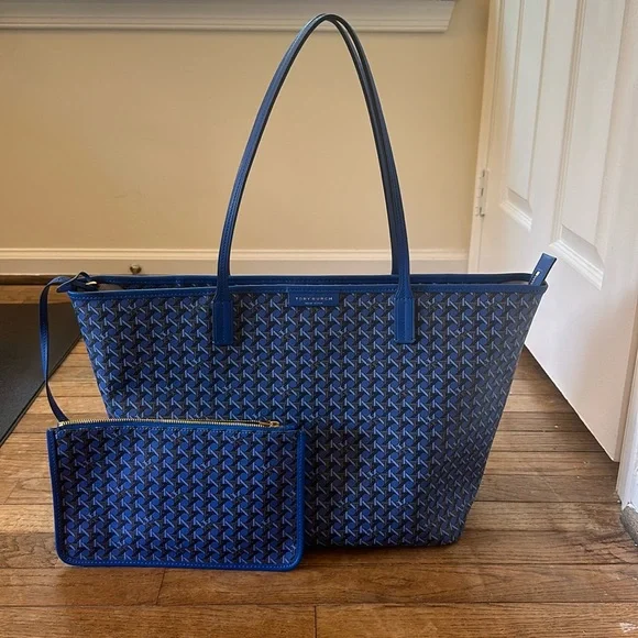 Ever Ready Tory Burch Navy Handbag Tory Burch Bags Tory Burch Ever